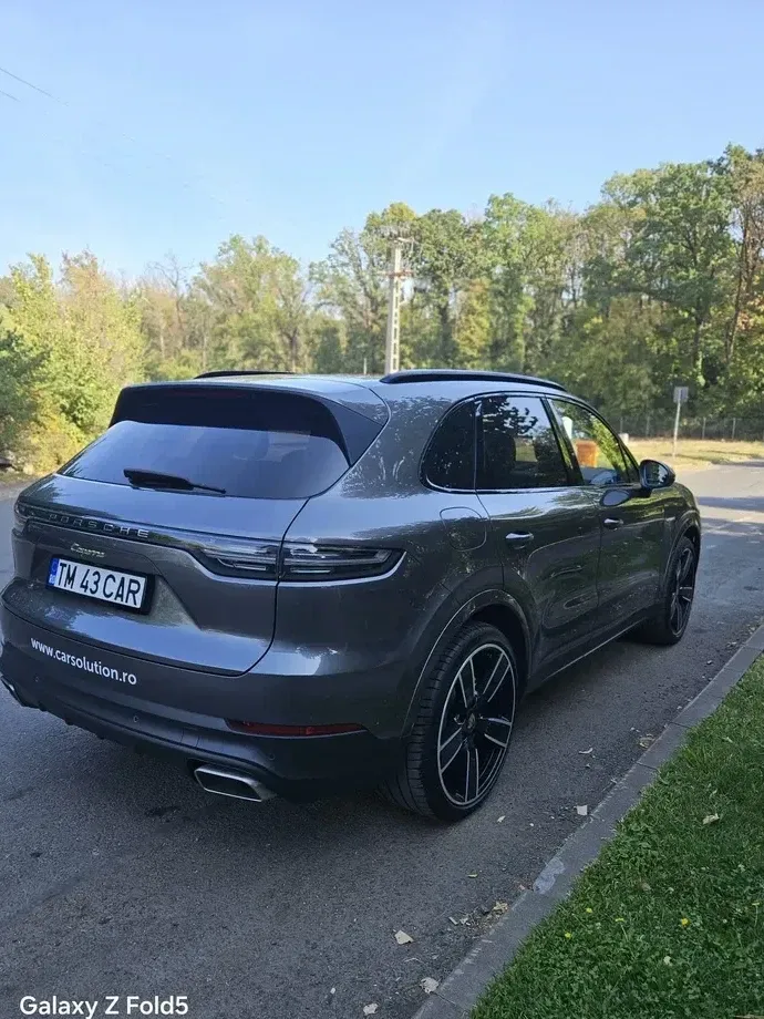 Porsche Cayenne Standard — imagine 2