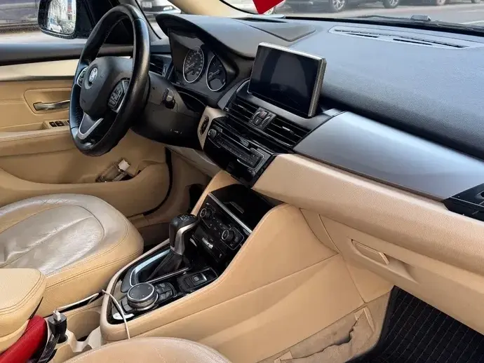 BMW Seria 2 218d Aut.