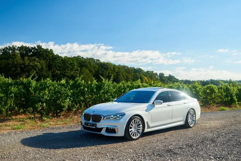 BMW Seria 7 G11/G12 750d xDrive — imagine 2