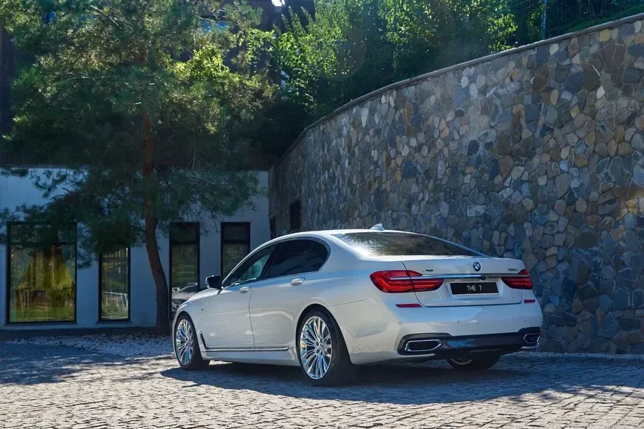 BMW Seria 7 G11/G12 750d xDrive — imagine 3