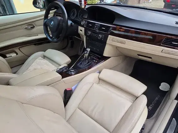 BMW Seria 3 E90/E91/E92/E93 330d Aut.