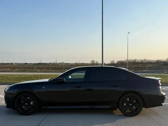 BMW Seria 7 G70