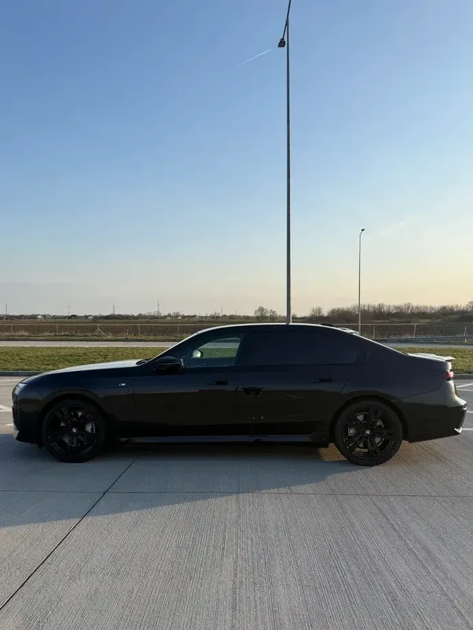BMW Seria 7 G70 — imagine 4