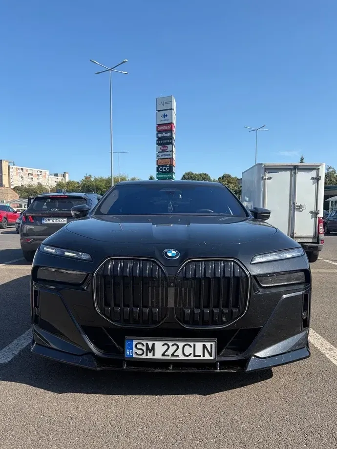 BMW Seria 7 G70 — imagine 3