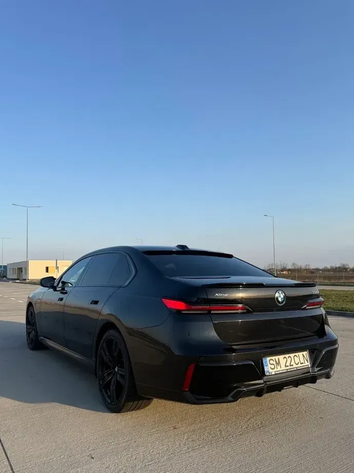 BMW Seria 7 G70 — imagine 5