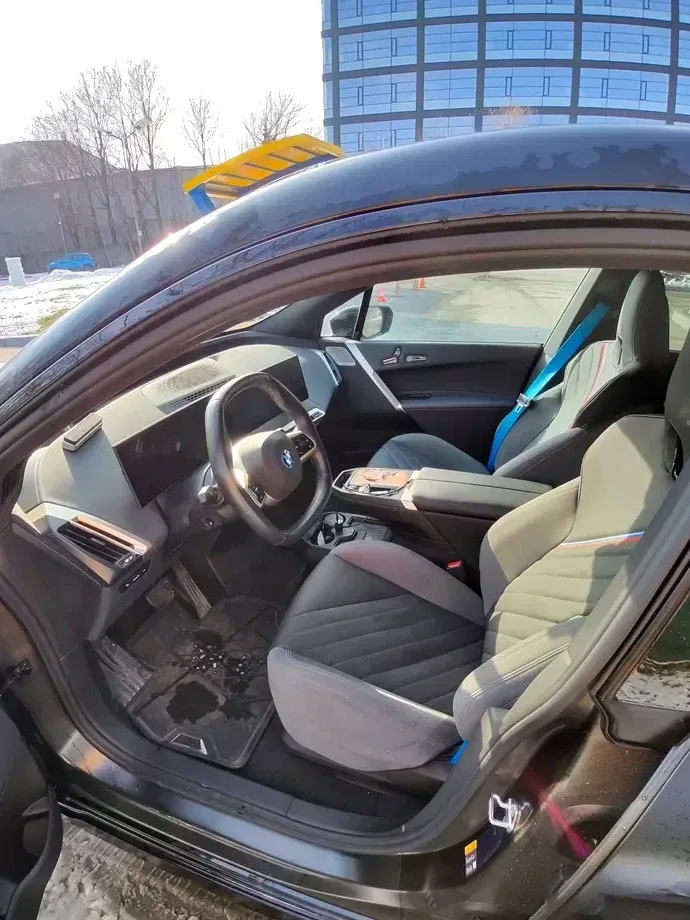 BMW iX — imagine 3