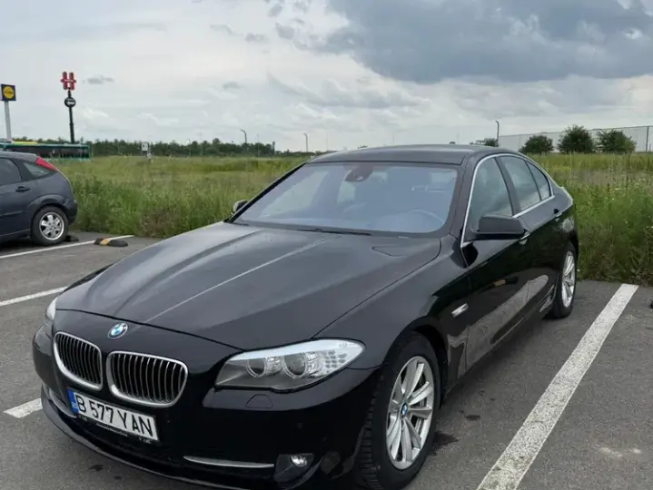 BMW Seria 5 F10/F11/F07 [2010 - 2017] 520d Aut.