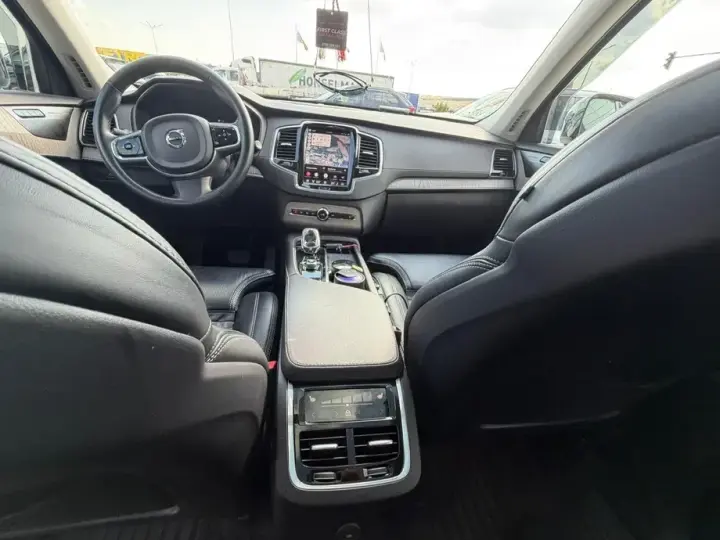 Volvo XC 90 Recharge T8 eAWD R-Design
