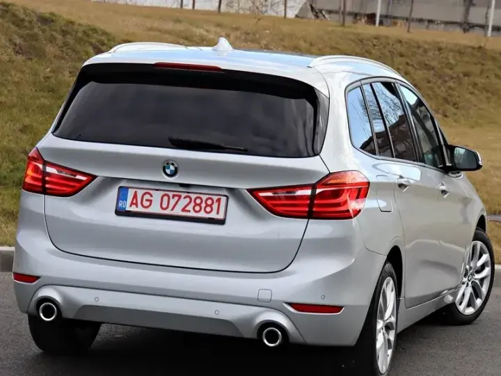 BMW Seria 2 218d xDrive Sport-Aut. Sport Line