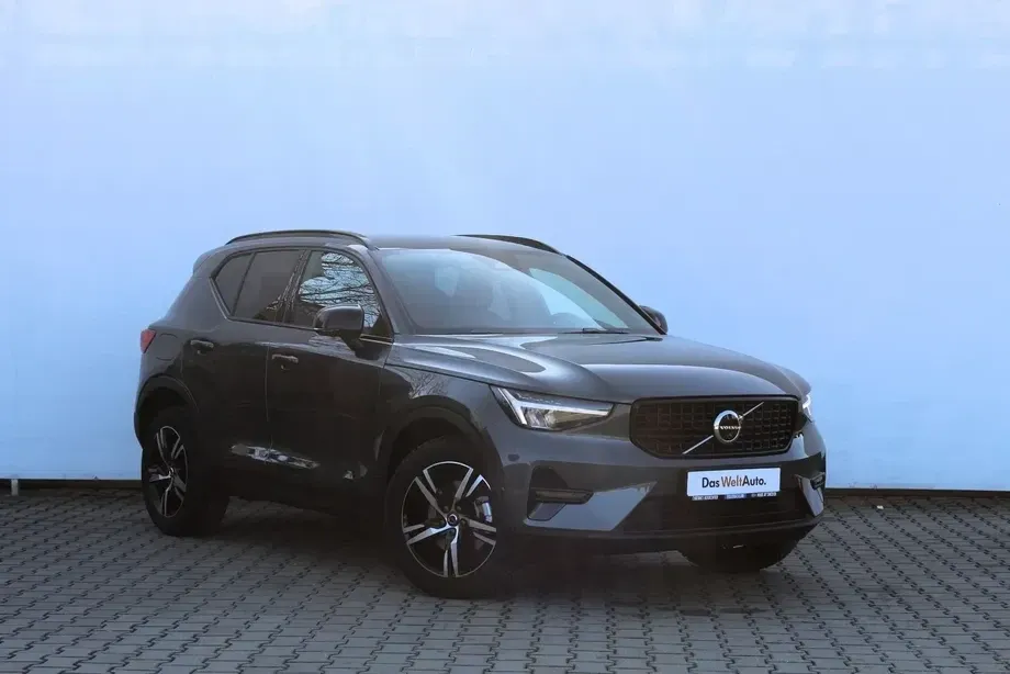 Volvo XC 40 B3 AT FWD MHEV Plus Dark — imagine 3