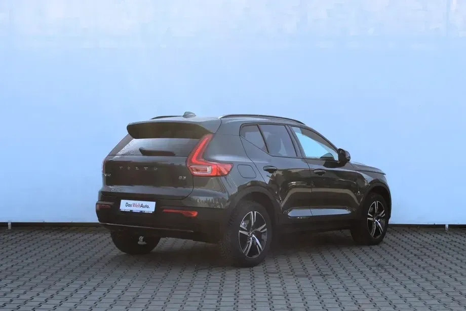 Volvo XC 40 B3 AT FWD MHEV Plus Dark — imagine 5