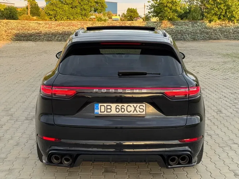 Porsche Cayenne — imagine 2