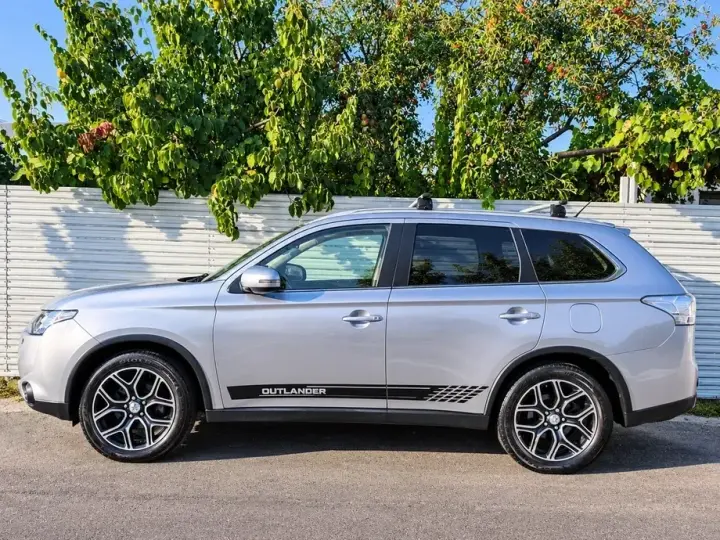 Mitsubishi Outlander III 2.2L DI-D 6AT 4WD Instyle pachet ASF A62