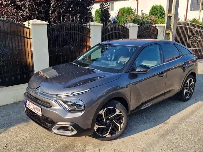 Citroën C4 PureTech 130 Stop&Start EAT8 SHINE