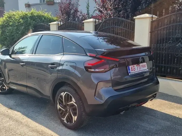 Citroën C4 PureTech 130 Stop&Start EAT8 SHINE