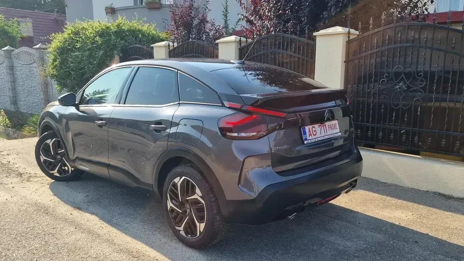 Citroën C4 PureTech 130 Stop&Start EAT8 SHINE — imagine 2
