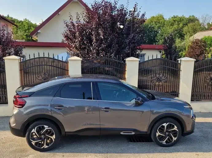 Citroën C4 PureTech 130 Stop&Start EAT8 SHINE