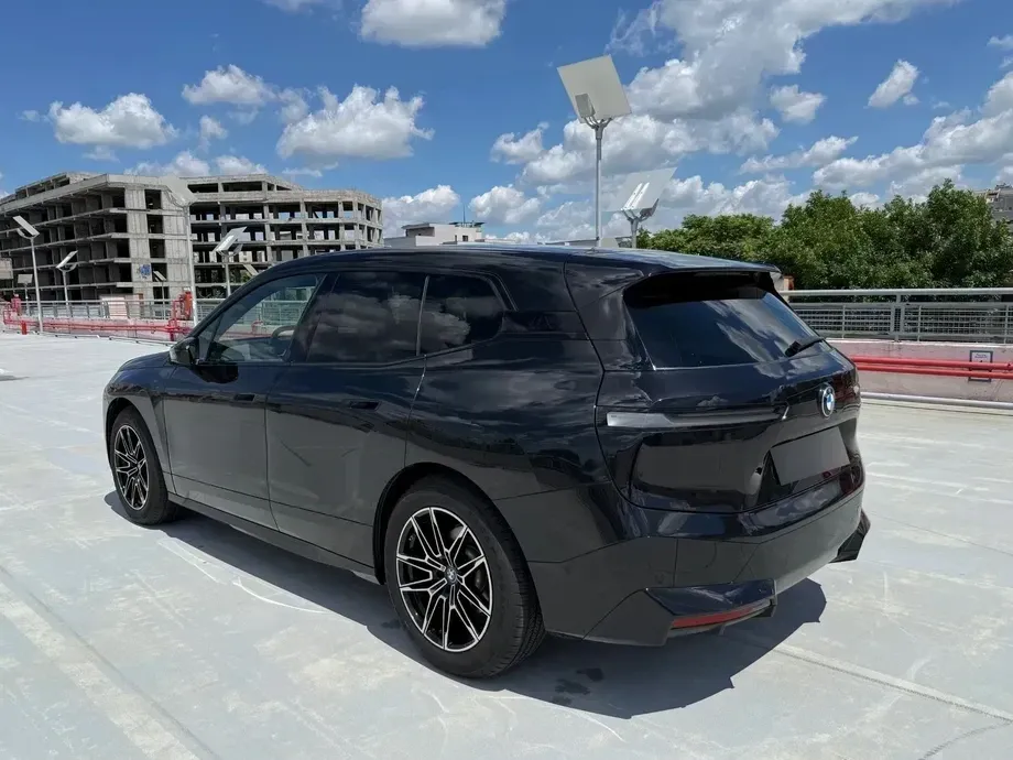 BMW iX — imagine 6