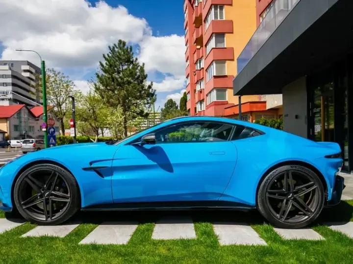 Aston Martin V8 Vantage