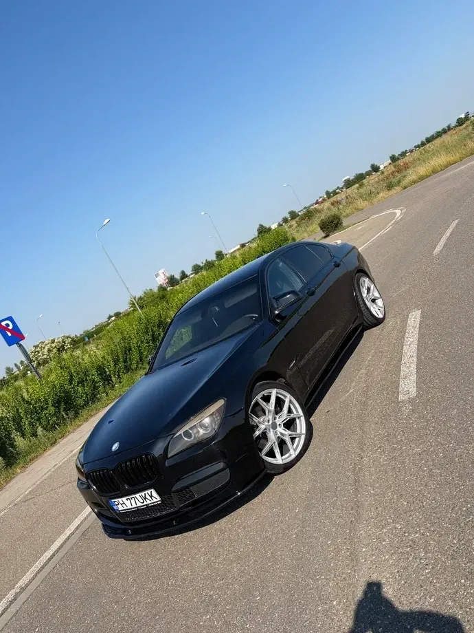 BMW Seria 7 F01/F02 — imagine 2
