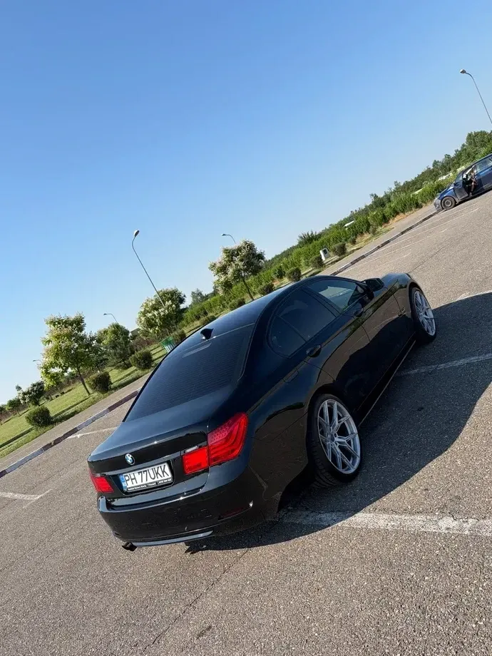 BMW Seria 7 F01/F02 — imagine 4