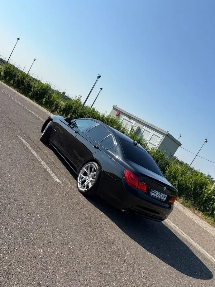 BMW Seria 7 F01/F02 — imagine 3