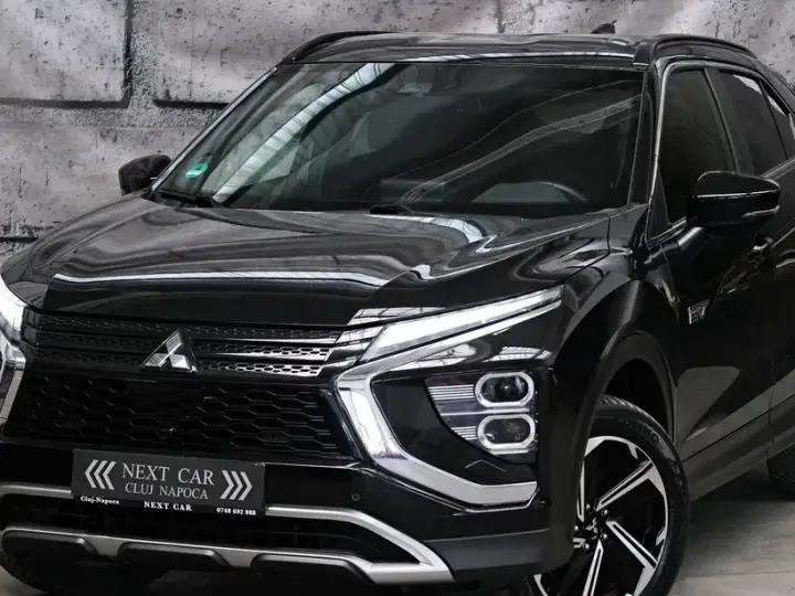 Mitsubishi Eclipse Cross 4WD Top