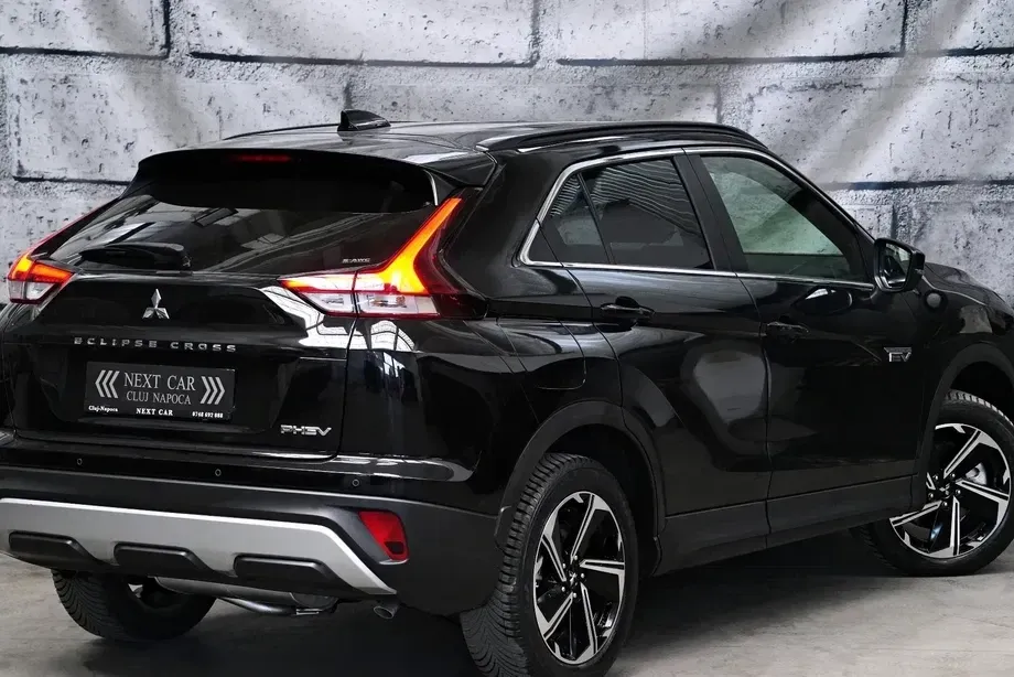 Mitsubishi Eclipse Cross 4WD Top — imagine 3