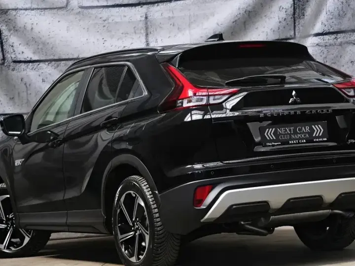 Mitsubishi Eclipse Cross 4WD Top