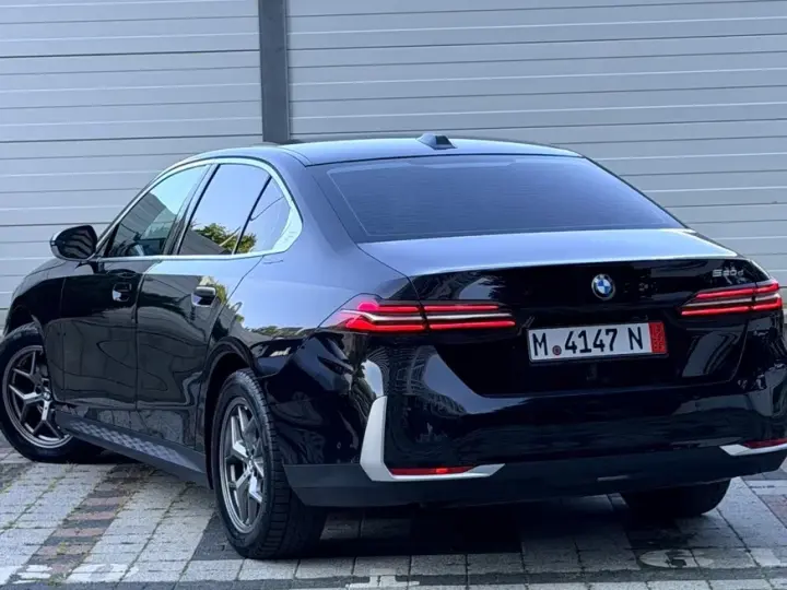 BMW Seria 5 G60/G61 520d AT MHEV