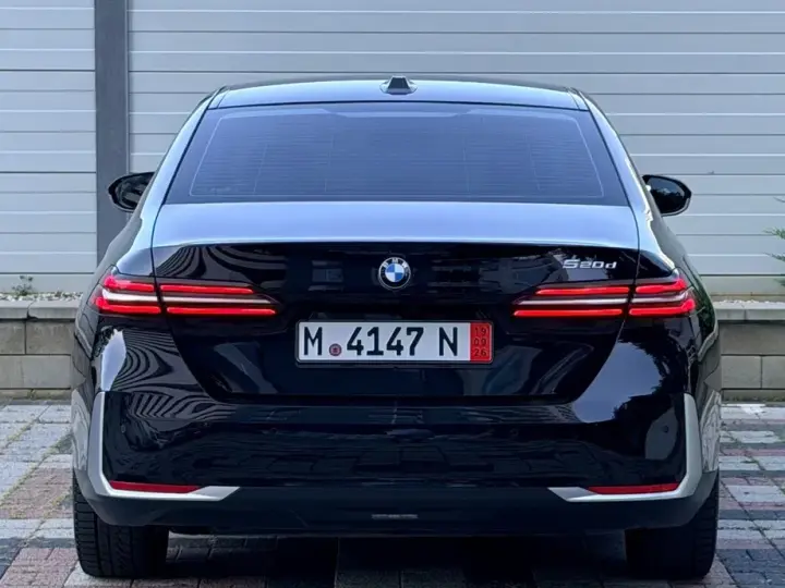 BMW Seria 5 G60/G61 520d AT MHEV
