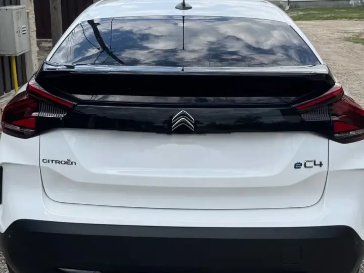 Citroën C4 E-C4 136 SHINE