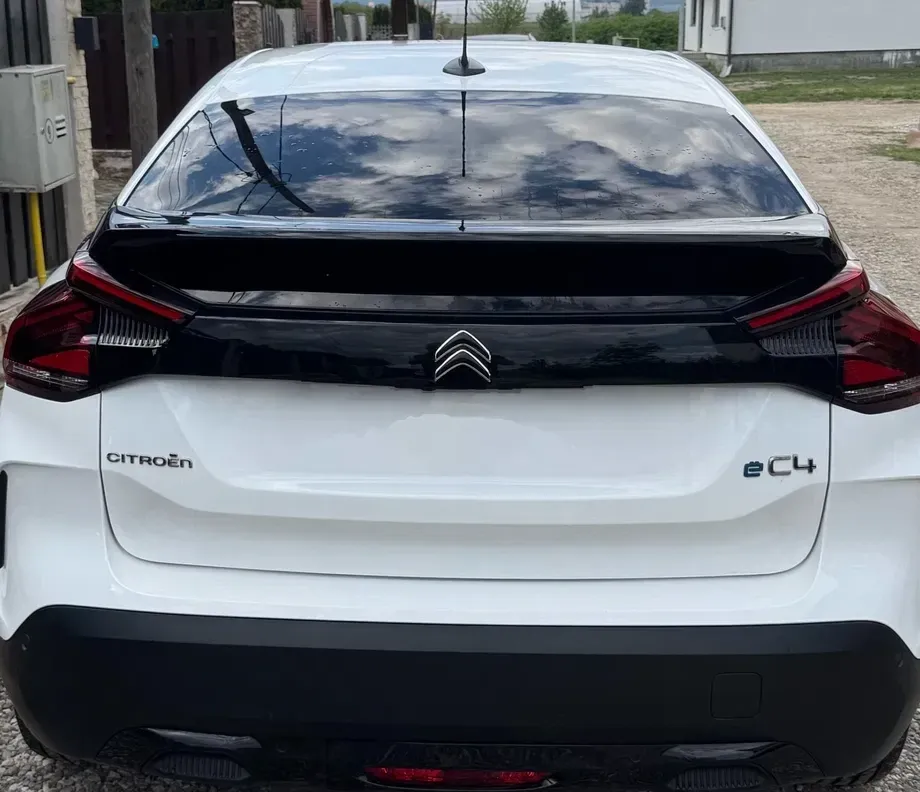 Citroën C4 E-C4 136 SHINE — imagine 4