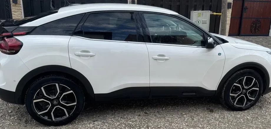 Citroën C4 E-C4 136 SHINE — imagine 2