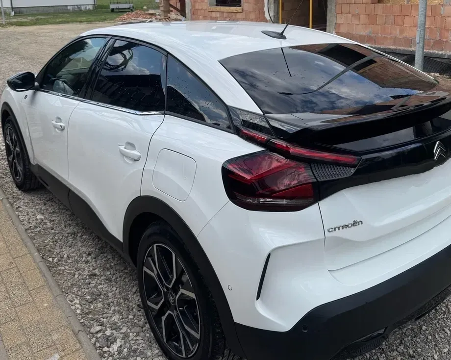 Citroën C4 E-C4 136 SHINE — imagine 5