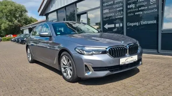 BMW Seria 5 530e Aut. Luxury Line — imagine 3