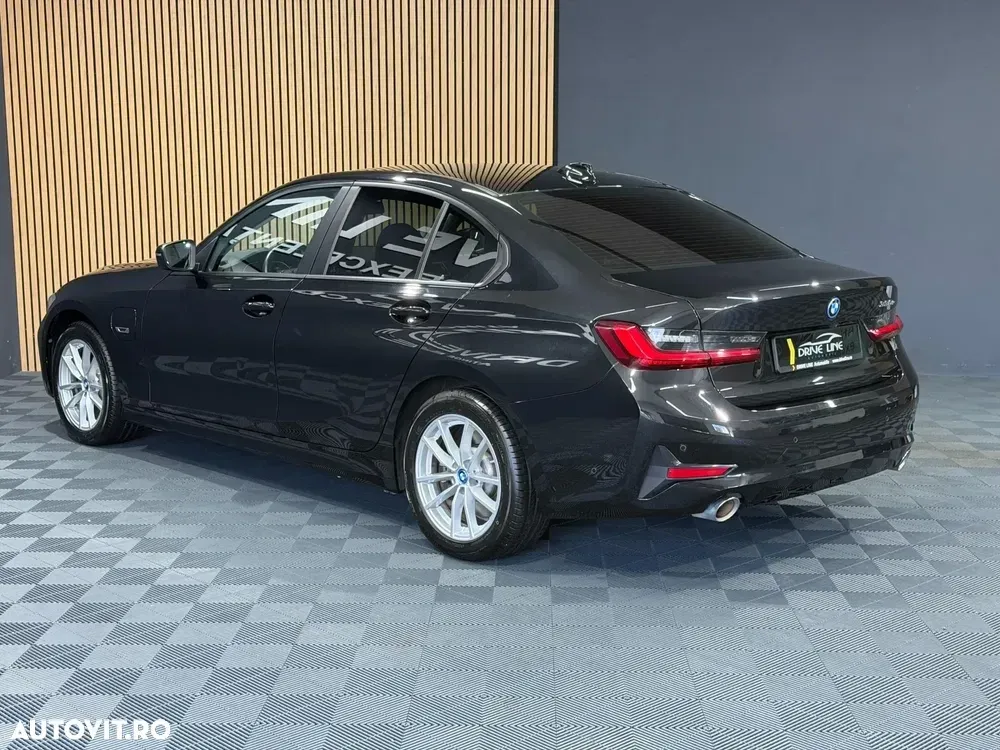 BMW Seria 3 330e AT PHEV — imagine 6