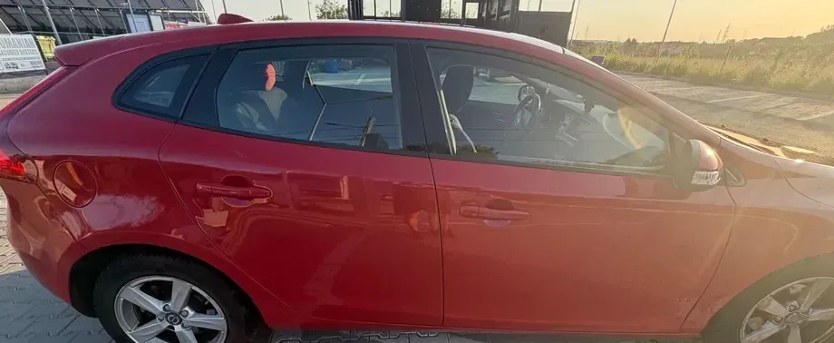 Volvo V40 II D2 Basic — imagine 4