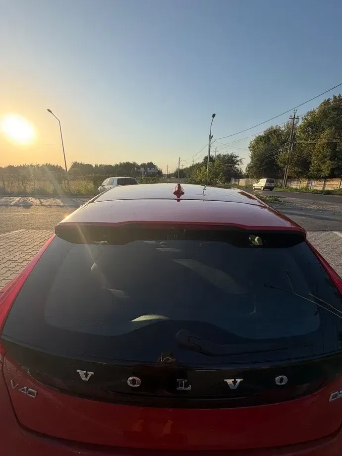 Volvo V40 II D2 Basic — imagine 2