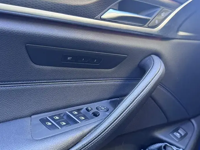 BMW Seria 5 G30/G31 520d xDrive AT MHEV