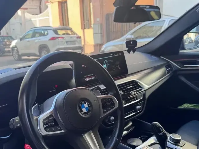BMW Seria 5 G30/G31 520d xDrive AT MHEV