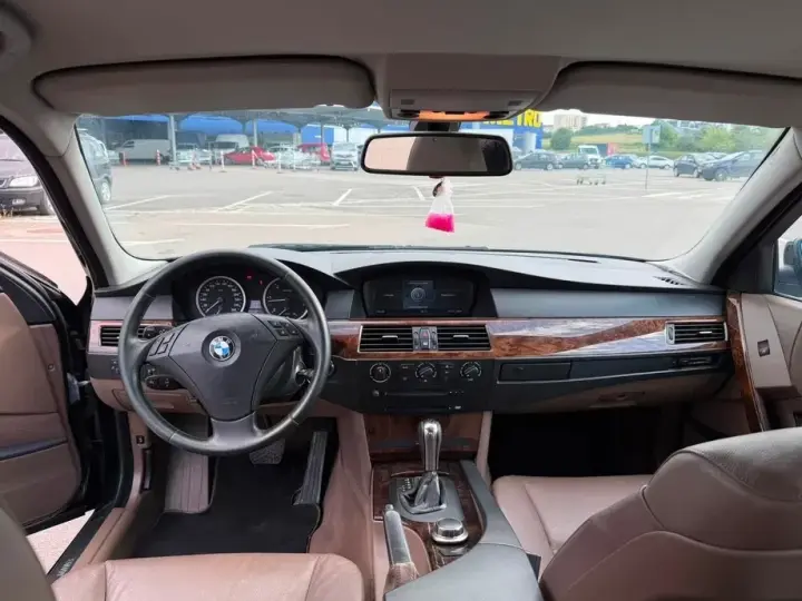 BMW Seria 5 E60/E61 520d Aut.