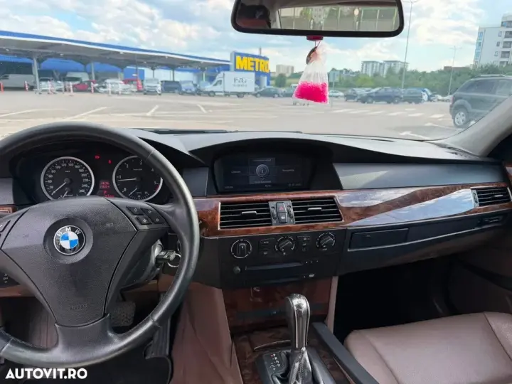 BMW Seria 5 E60/E61 [2003 - 2010] 520d Aut.