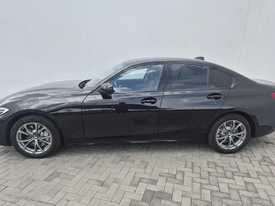 BMW Seria 3 330d xDrive AT MHEV — imagine 2