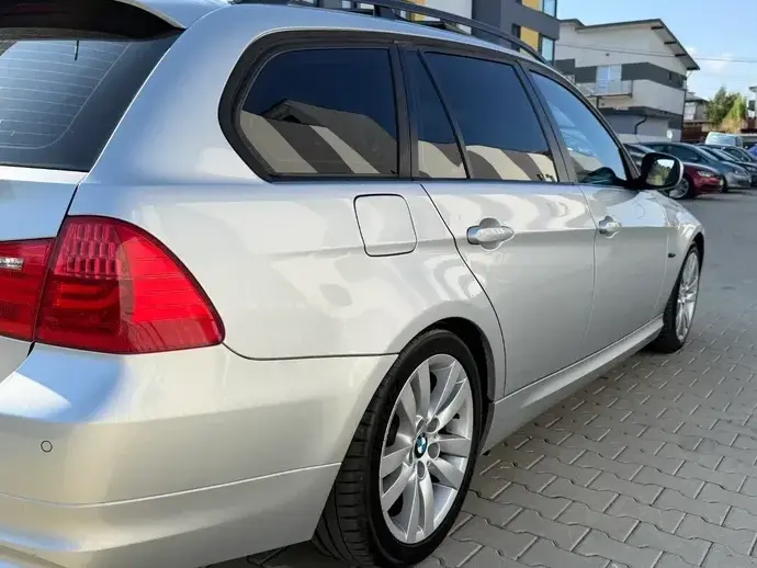 BMW Seria 3 E90/E91/E92/E93 320d