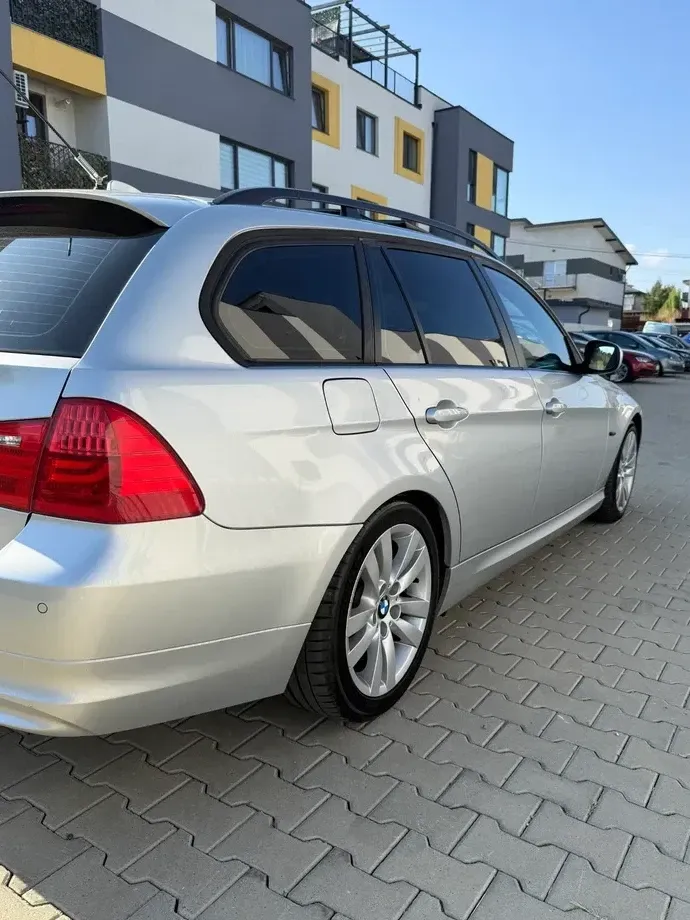 BMW Seria 3 E90/E91/E92/E93 320d — imagine 4