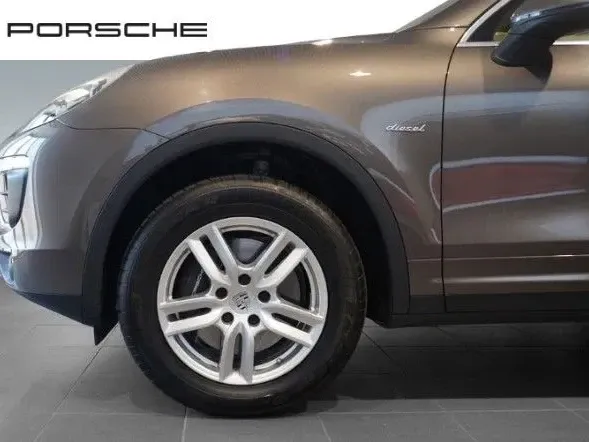 Porsche Cayenne 3.0 L — imagine 3