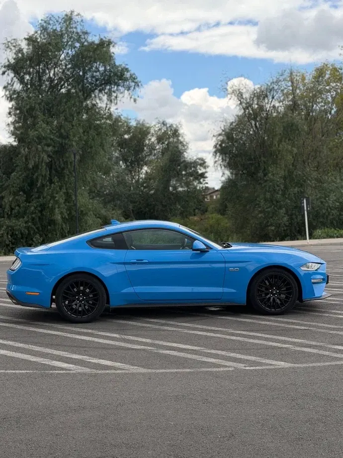 Ford Mustang VI 5.0 V8 GT — imagine 6