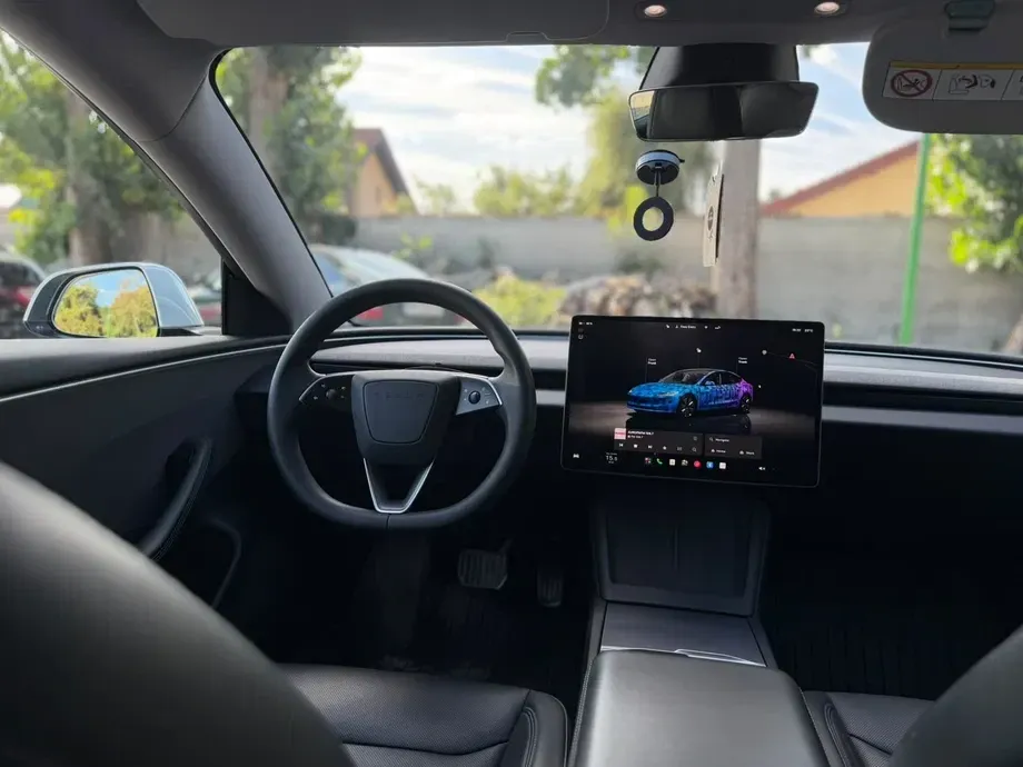 Tesla Model 3 — imagine 2