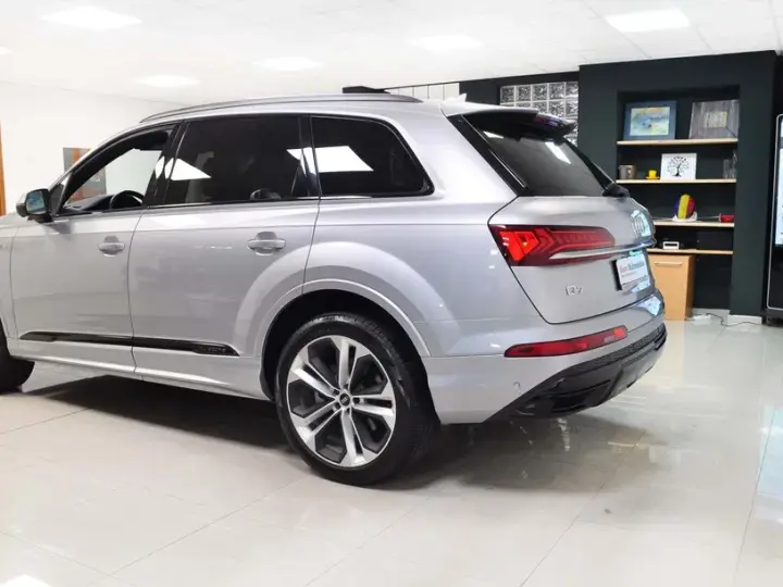 Audi Q7 4M